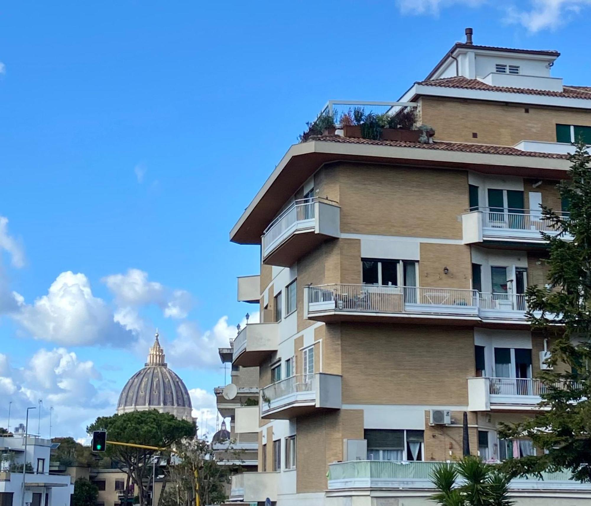 Domes St Peter Vatican "In The Center With An Exclusive View" Rome Exterior photo